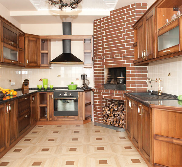1 38 600x550 - Кухня с фасадами из массива черешни